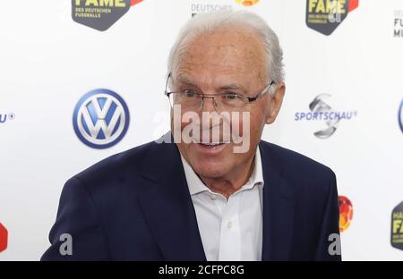 Eat, Deutschland. April 2019. Franz Beckenbauer wird am 09/11/2020 75 Jahre alt. Gestik Franz Beckenbauer Quelle: dpa/Alamy Live News Stockfoto