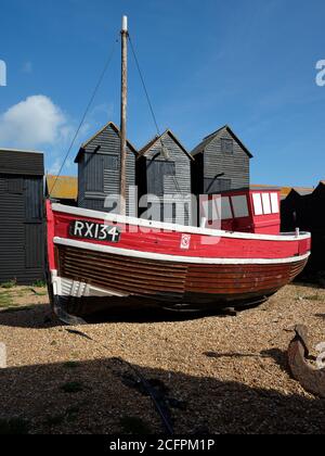 Hastings Net Shops and Old Fishing Boat - Hastings Fishermen's Museum in Rock A Nore, Hastings Old Town Sussex England Großbritannien. Stockfoto