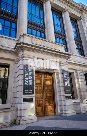 London, England - 27. Juli 2020: Das Science Museum in South Kensington wurde 1857 eröffnet Stockfoto