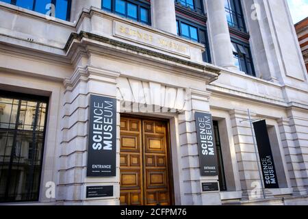 London, England - 27. Juli 2020: Das Science Museum in South Kensington wurde 1857 eröffnet Stockfoto