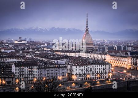 Farbe und monumento der Stadt Turin, Italien. Turin ist die Hauptstadt der Region Piemonte und eine der schönsten Städte Italiens Stockfoto