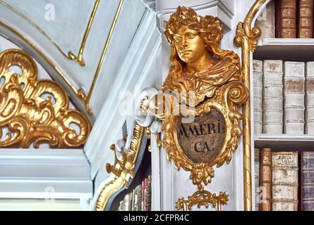 Absolut beeindruckend - die weltgrößte Klosterbibliothek - in Admont Abtei, Aistria Stockfoto