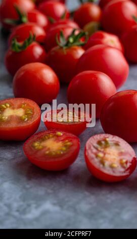 Tomaten Und Kirschtomaten Stockfoto