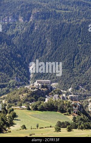 Maurienne alte Festung in einem Wald und Berglandschaft Stockfoto