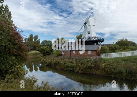 Roggen Windmühle auf dem River Tillingham. Rye, East Sussex, England Stockfoto