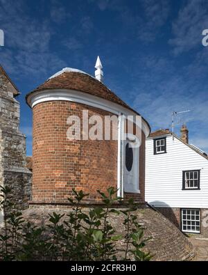 Historischer Wasserturm am Kirchplatz, Rye, East Sussex Stockfoto