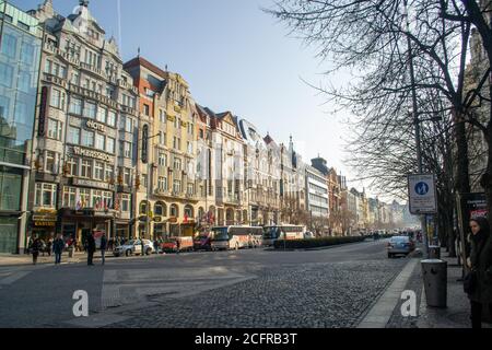 PRAG, TSCHECHISCHE REPUBLIK - Feb 01, 2014: Prag, Tschechische Republik, Februar 2014: Hotel Ambassador and Wenceslas Square, New Town, Prag, Tschechische Republik Stockfoto