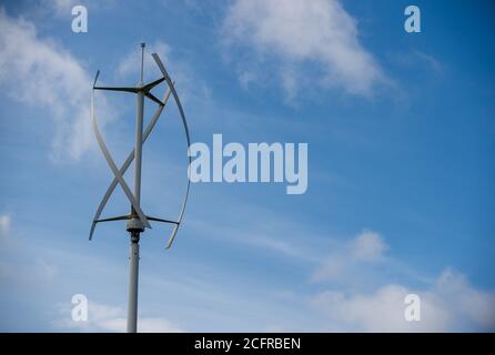 Vertikale Achse Windkraftanlage (VAWT) im Bild in den Scottish Borders. Stockfoto