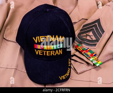 Vietnam Veteran Hut & Service Ribbons Auf Gunnery Sergeant Uniform Stockfoto