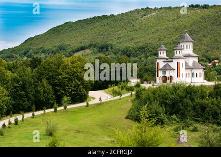 Tolle Fotos: Nicodim's Kirche, Höhlen, Gottes Brücke Stockfoto