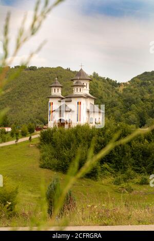 Tolle Fotos: Nicodim's Kirche, Höhlen, Gottes Brücke Stockfoto