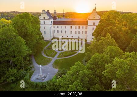 Das Schloss Tyresö ist ein Palast aus dem 17. Jahrhundert in Tyresö, Kreis Stockholm, Schweden. Der Bau begann in den 1620er Jahren und wurde 1636 abgeschlossen. Stockfoto