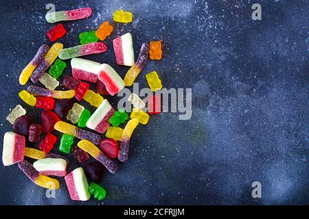 Gemischte Gelee Marmelade, High-Angle-Ansicht des Geschmacks süßen Snack, bunte Süßigkeiten Stockfoto