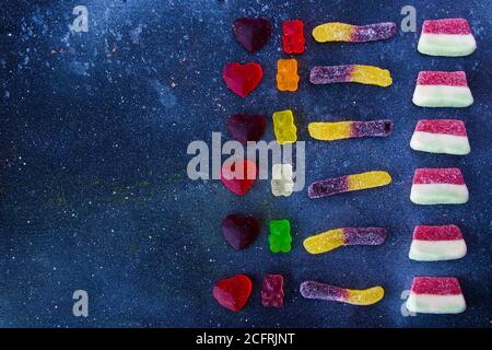 Gemischte Gelee Marmelade, High-Angle-Ansicht des Geschmacks süßen Snack, bunte Süßigkeiten Stockfoto