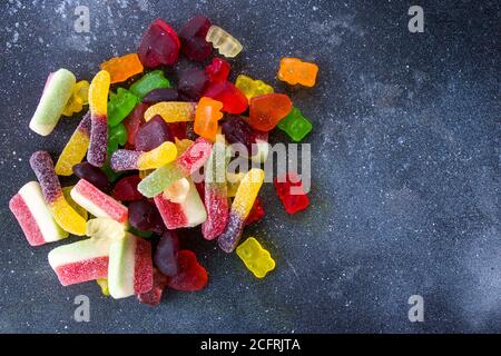 Gemischte Gelee Marmelade, High-Angle-Ansicht des Geschmacks süßen Snack, bunte Süßigkeiten Stockfoto