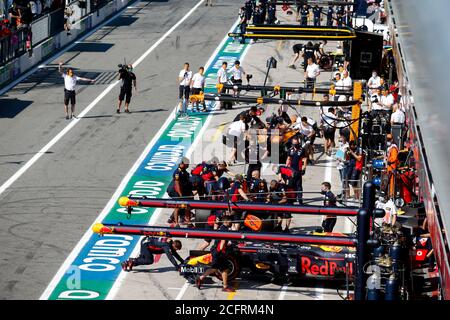 33 VERSTAPPEN Max (nld), Aston Martin Red Bull Racing Honda RB16, Action Pitlane während des Formel 1 Gran Premio Heineken D'italia 2020, 2020 Italienisch Stockfoto