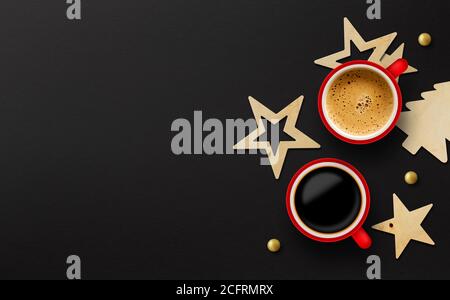 Zwei rote Tasse Kaffee und weihnachtsdekoration auf schwarz Papierhintergrund Stockfoto