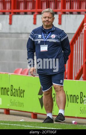 John Yens Manager von Crawley Town Stockfoto