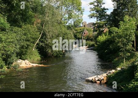 Fluss dordogne in beaulieu-sur-dordogne (frankreich) Stockfoto