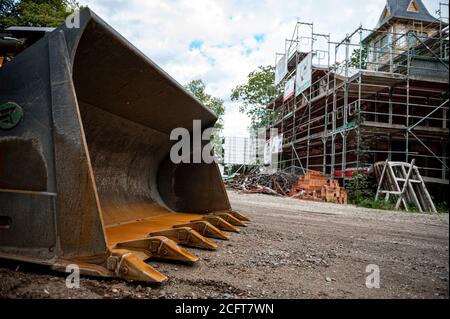 Berlin, Deutschland. September 2020. Das Eierhaus im Spreepark in Plänterwald wird renoviert. Das Land Berlin hat 2014 den Pachtpachtplatz für den Spreepark zurückgekauft und will dort den verwaisten Spreepark wieder beleben. (Zu 'Magical Place' - erster Testlauf im Berliner Spreepark') Quelle: Fabian Sommer/dpa/Alamy Live News Stockfoto