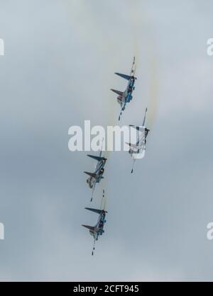 Moskau Russland Kubinka Flugplatz 30. August 2020: Russischer Ritter Kunstflug auf dem internationalen Forum Armee . Stockfoto