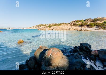 Cala Napoletana, wunderschöne Bucht auf der Insel Caprera, La Maddalena, Sardinien, Italien Stockfoto