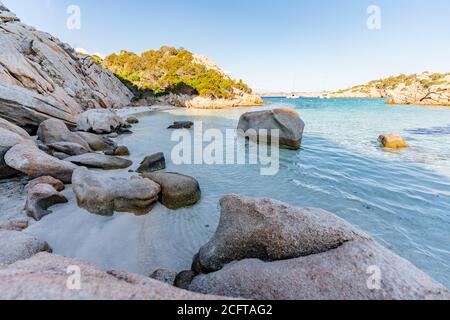 Cala Napoletana, wunderschöne Bucht auf der Insel Caprera, La Maddalena, Sardinien, Italien Stockfoto