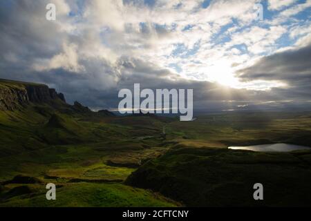 Morgenblick über den Quiraing im Norden der Isle of Skye in Schottland. Stockfoto