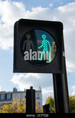 Fußgängerüberweg grüne Ampel bedeutet "überqueren erlaubt", Frankreich Stockfoto