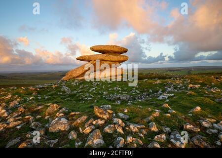 Showery Tor auf Bodmin Moor Stockfoto