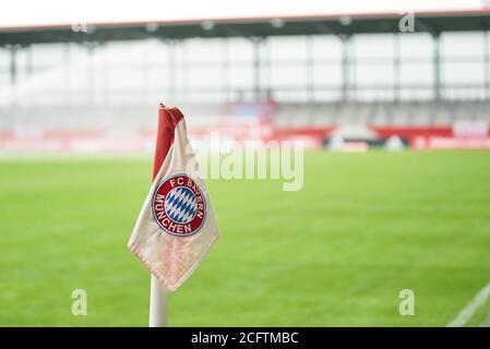 Fußball München - Sand, München 6. September 2020. Eckball Ecke, Eckfahne , FC BAYERN MÜNCHEN - SC SAND 6-0 - die DFL-VORSCHRIFTEN VERBIETEN DIE VERWENDUNG VON FOTOGRAFIEN als BILDSEQUENZEN und/oder QUASI-VIDEO - 1. Frauen Deutsche Fußballliga, München, 6. September 2020. Saison 2019/2020, Spieltag 1, FCB, München, FC Bayern Campus © Peter Schatz / Alamy Live News Stockfoto