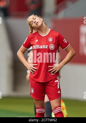 Fußball München - Sand, München 6. September 2020. Giulia GWINN, FCB Women Nr. 7 FC BAYERN MÜNCHEN - SC SAND 6-0 - die DFL-VORSCHRIFTEN VERBIETEN DIE VERWENDUNG VON FOTOGRAFIEN als BILDSEQUENZEN und/oder QUASI-VIDEO - 1. Frauen Deutsche Fußballliga, München, 6. September 2020. Saison 2019/2020, Spieltag 1, FCB, München, FC Bayern Campus © Peter Schatz / Alamy Live News Stockfoto