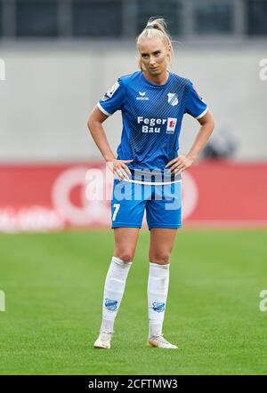 Fußball München - Sand, München 6. September 2020. Chiara LOOS, SC Sand 7 FC BAYERN MÜNCHEN - SC SAND 6-0 - die DFL-VORSCHRIFTEN VERBIETEN DIE VERWENDUNG VON FOTOGRAFIEN als BILDSEQUENZEN und/oder QUASI-VIDEO - 1. Frauen Deutsche Fußballliga, München, 6. September 2020. Saison 2019/2020, Spieltag 1, FCB, München, FC Bayern Campus © Peter Schatz / Alamy Live News Stockfoto