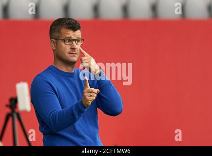 Fußball München - Sand, München 6. September 2020. Jens SCHEUER, Headcoach FCB Women, FC BAYERN MÜNCHEN - SC SAND 6-0 - die DFL-VORSCHRIFTEN VERBIETEN DIE VERWENDUNG VON FOTOGRAFIEN als BILDSEQUENZEN und/oder QUASI-VIDEO - 1. Frauen Deutsche Fußballliga, München, 6. September 2020. Saison 2019/2020, Spieltag 1, FCB, München, FC Bayern Campus © Peter Schatz / Alamy Live News Stockfoto