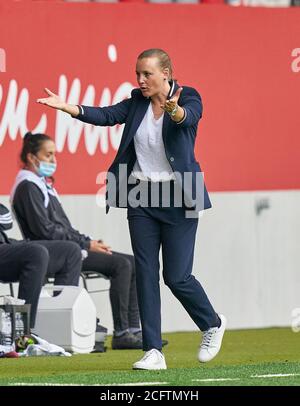 Fußball München - Sand, München 6. September 2020. Nora HAEUPTLE, Coach SC Sand FC BAYERN MÜNCHEN - SC SAND 6-0 - DFL-VORSCHRIFTEN VERBIETEN DIE VERWENDUNG VON FOTOGRAFIEN als BILDSEQUENZEN und/oder QUASI-VIDEO - 1.Frauen Deutsche Fußballliga, München, 6. September 2020. Saison 2019/2020, Spieltag 1, FCB, München, FC Bayern Campus © Peter Schatz / Alamy Live News Stockfoto