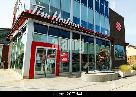 Schild außerhalb des Standorts des ersten Tim Hortons Restaurants in Hamilton, Ontario, Kanada, Stockfoto