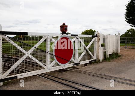 Bahnübergang in Tenterden, Kent Stockfoto