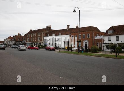 Eine Reihe von Geschäften in Tenterden, Kent Stockfoto