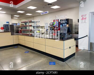 Orlando, FL/USA-8/28/20: Der Bestellabholbereich im Cafe in einem Sam's Club in Orlando, Florida. Stockfoto