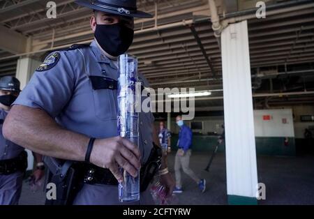 Louisville, Kentucky, USA. September 2020. Szenen aus dem Kentucky Derby Day. Die Rennen werden ohne Fans durchgeführt, da die Coronavirus-Pandemie die Welt und die Nation seit einem Großteil des Jahres in Mitbesitz nimmt. Nur wichtige Mitarbeiter, Medien und Eigentumsverbindungen dürfen an den Churchill Downs in Louisville, Kentucky, teilnehmen. Kredit: csm/Alamy Live Nachrichten Stockfoto