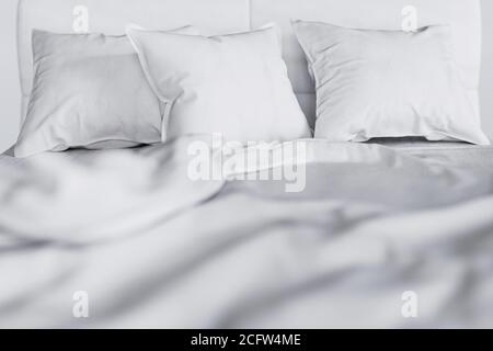 Withe Kissen isoliert auf weißem Hintergrund 3d-Abbildung Stockfoto