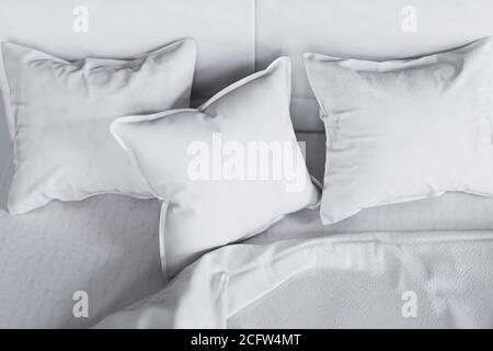 Withe Kissen isoliert auf weißem Hintergrund 3d-Abbildung Stockfoto