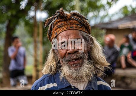 Humorvoller Kulturaustausch, Sunda-Inseln, Indonesien Stockfoto