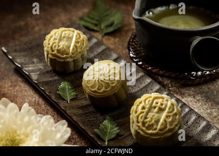 Schneehaut oder Kristallhaut Mooncake. Die neue Variante des Mooncake für Mid-Autumn Festival. Stockfoto