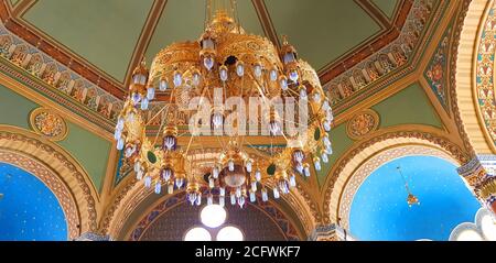 0Der große zentrale Kronleuchter in der Großen Synagoge in Sofia Bulgarien Stockfoto