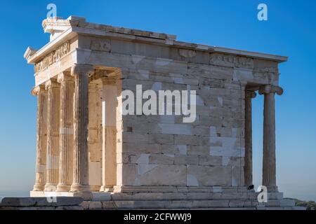 Der Tempel der Athena Nike in der Akropolis von Athen, Griechenland Stockfoto