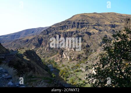 Georgia Republic - Blick von der Straße nach Vardzia Stockfoto