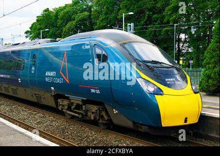 Avanti West Coast Pendolino 390 125. Oxenholme Lake District Station, West Coast Mainline, Cumbria, England, Vereinigtes Königreich, Europa. Stockfoto