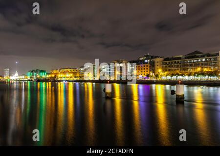 Ein schöner Blick von der Samuel Beckett Brücke auf die Stadt Von Dublin Stockfoto