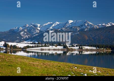 Geographie / Reisen, Deutschland, Bayern, Rieden am Forggensee, Blick über den Forggensee am Ammergau, Additional-Rights-Clearance-Info-not-available Stockfoto